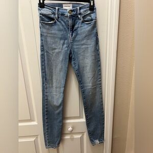 Frame Denim Faded Light Blue Le High Skinny Jeans 
“Hidalgo Chew”